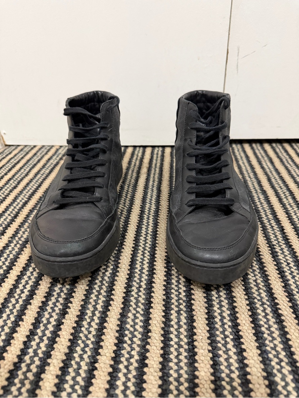 Gucci Men's Black High-Top Logo-Print Sneakers - Picture 3 of 9